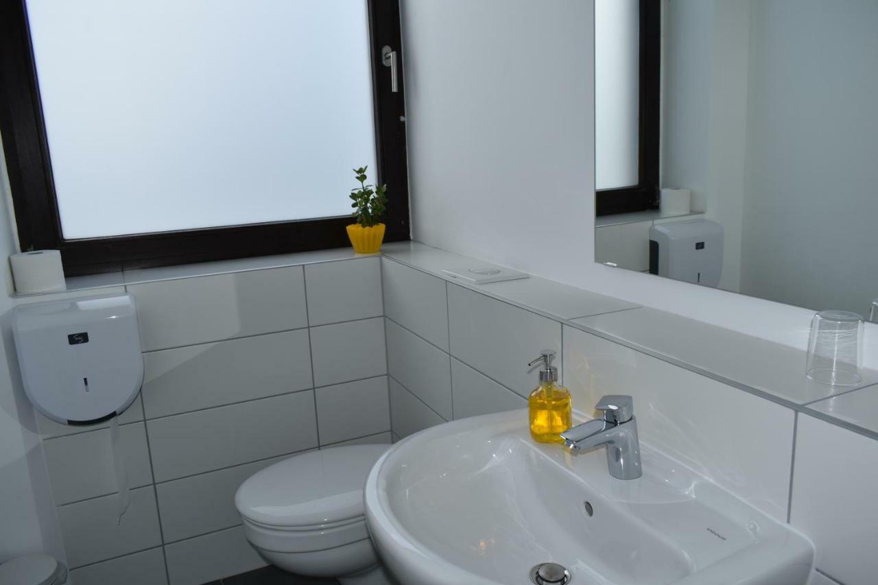 Motel Schoenefeld Großziethen Екстериор снимка