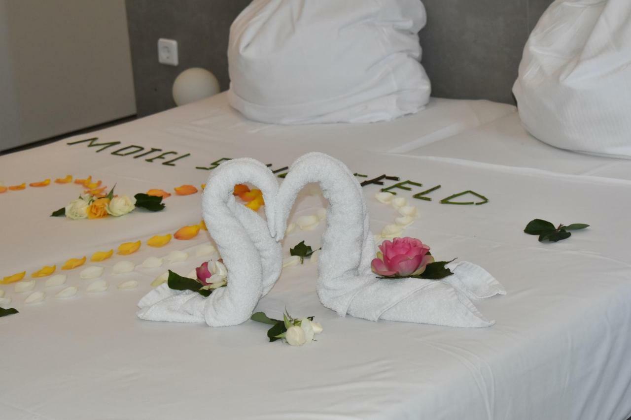 Motel Schoenefeld Großziethen Екстериор снимка