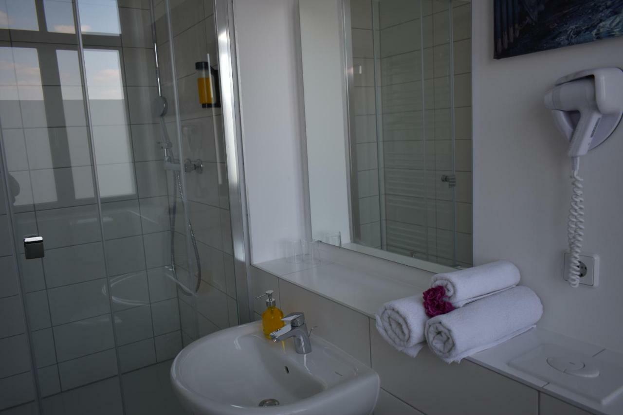 Motel Schoenefeld Großziethen Екстериор снимка